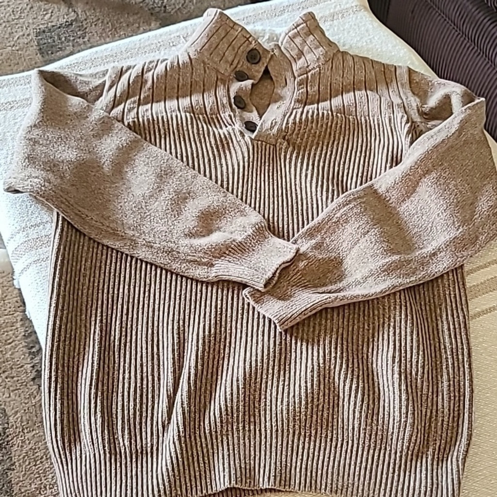 Oscar De LA Renta men's Sherpa collar sweater. Size M. Tan Henley knit.(#592) - Picture 3 of 13